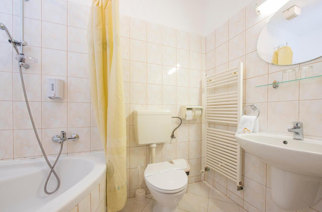 Parád Erzsebet Park Hotel מראה חיצוני תמונה