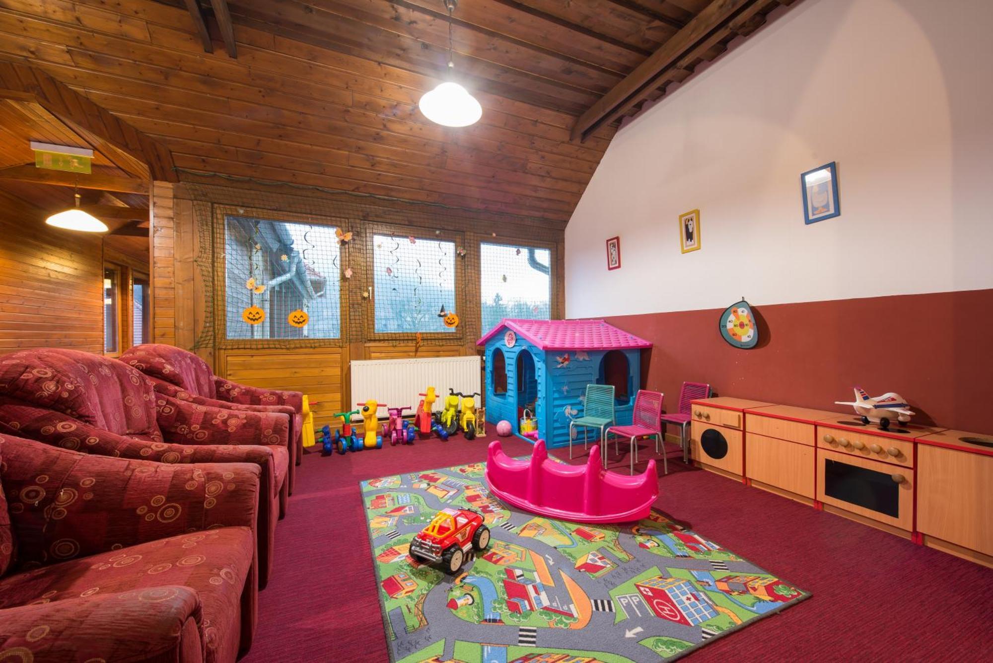 Parád Erzsebet Park Hotel מראה חיצוני תמונה