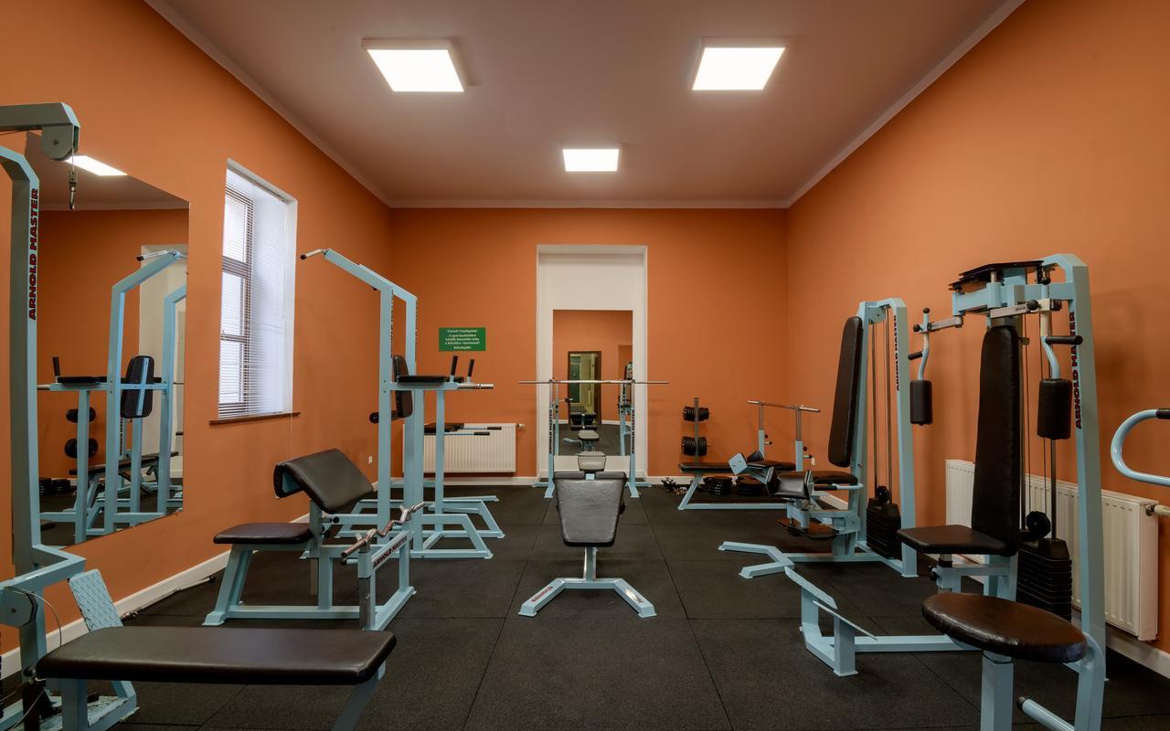 Parád Erzsebet Park Hotel מראה חיצוני תמונה